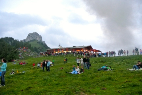 People watching from the Alm